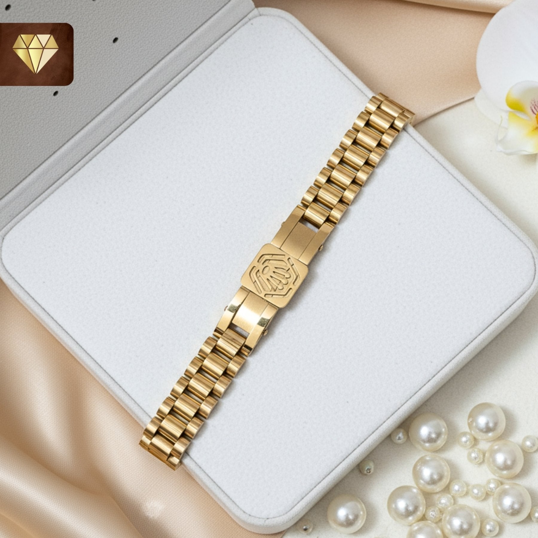 Men’s luxury gold watch-link bracelet with emblem centerpiece – premium fashion jewelry