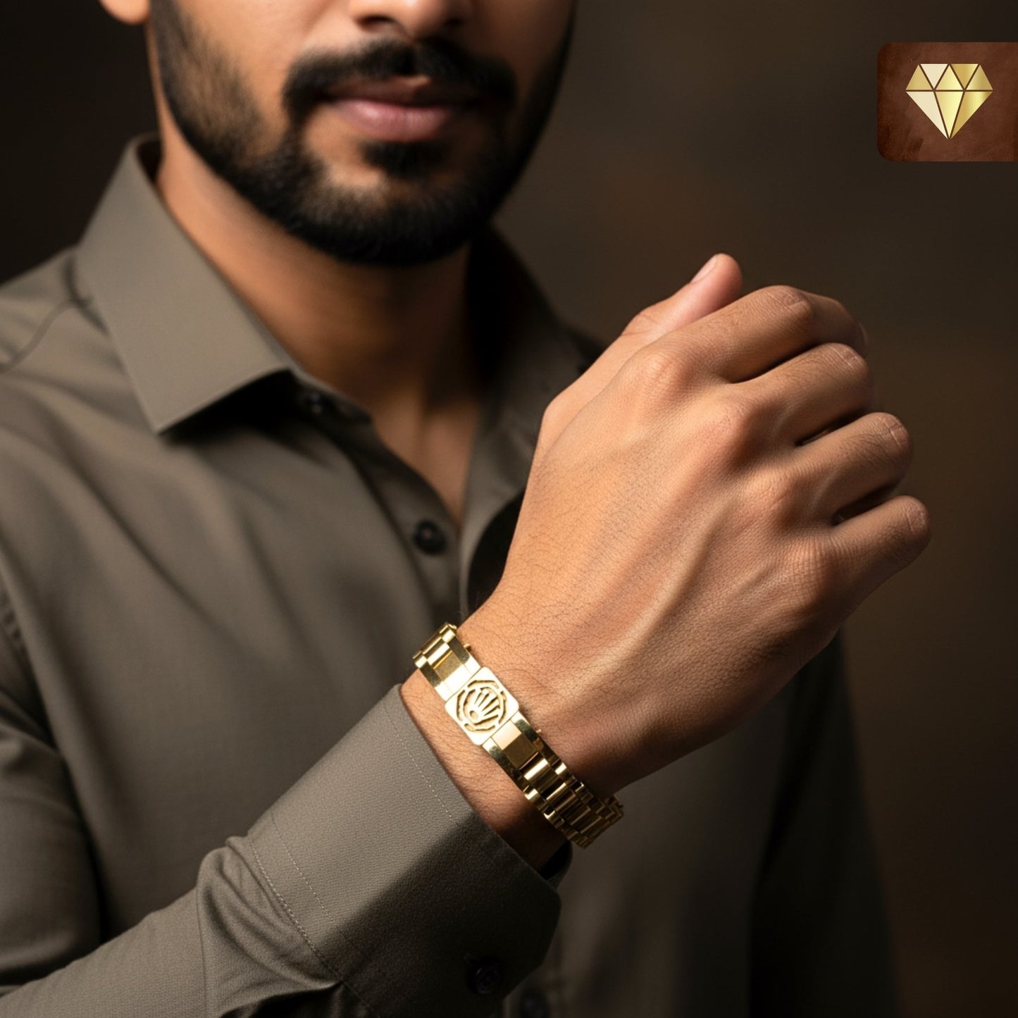 Men’s luxury gold watch-link bracelet with emblem centerpiece – premium fashion jewelry