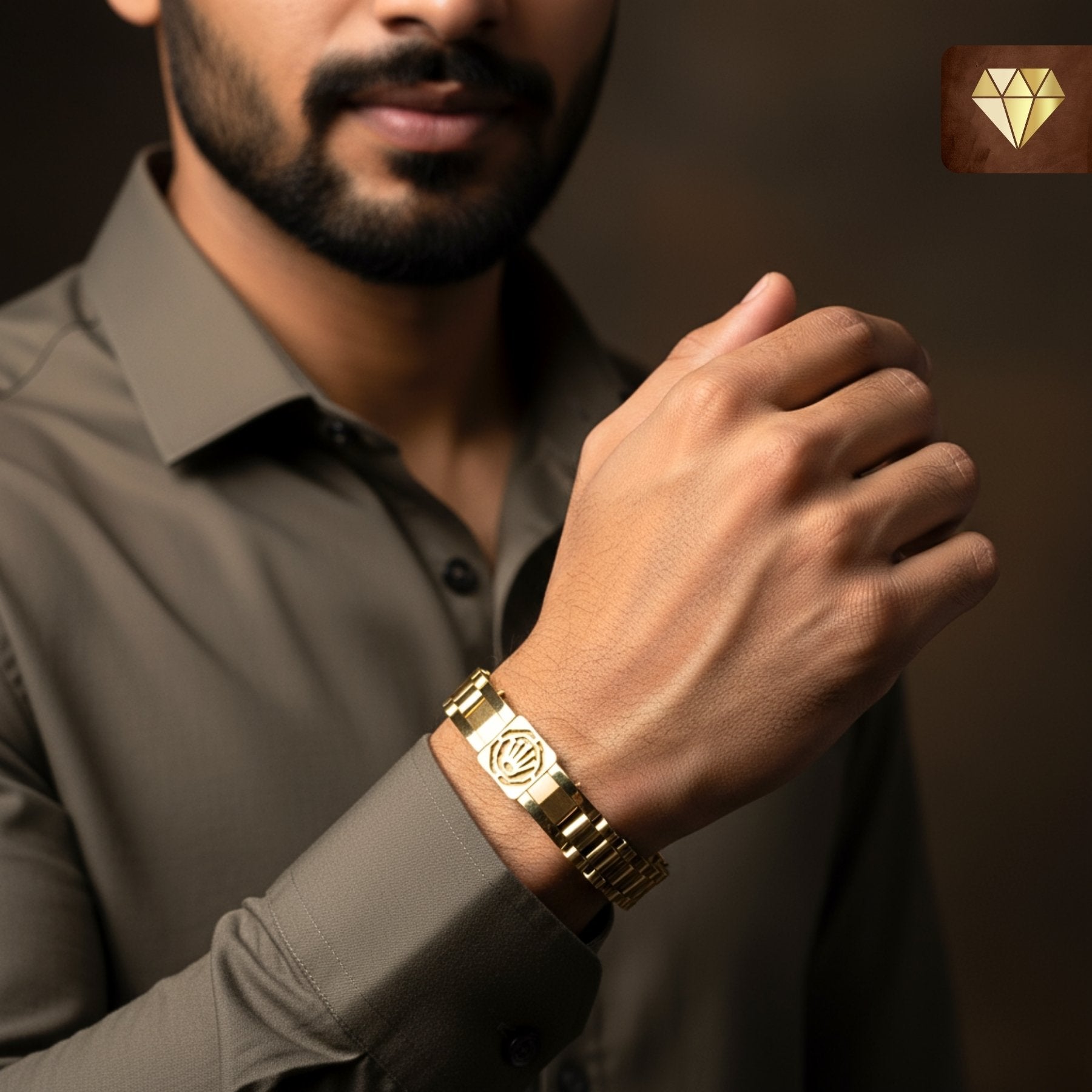Men’s luxury gold watch-link bracelet with emblem centerpiece – premium fashion jewelry